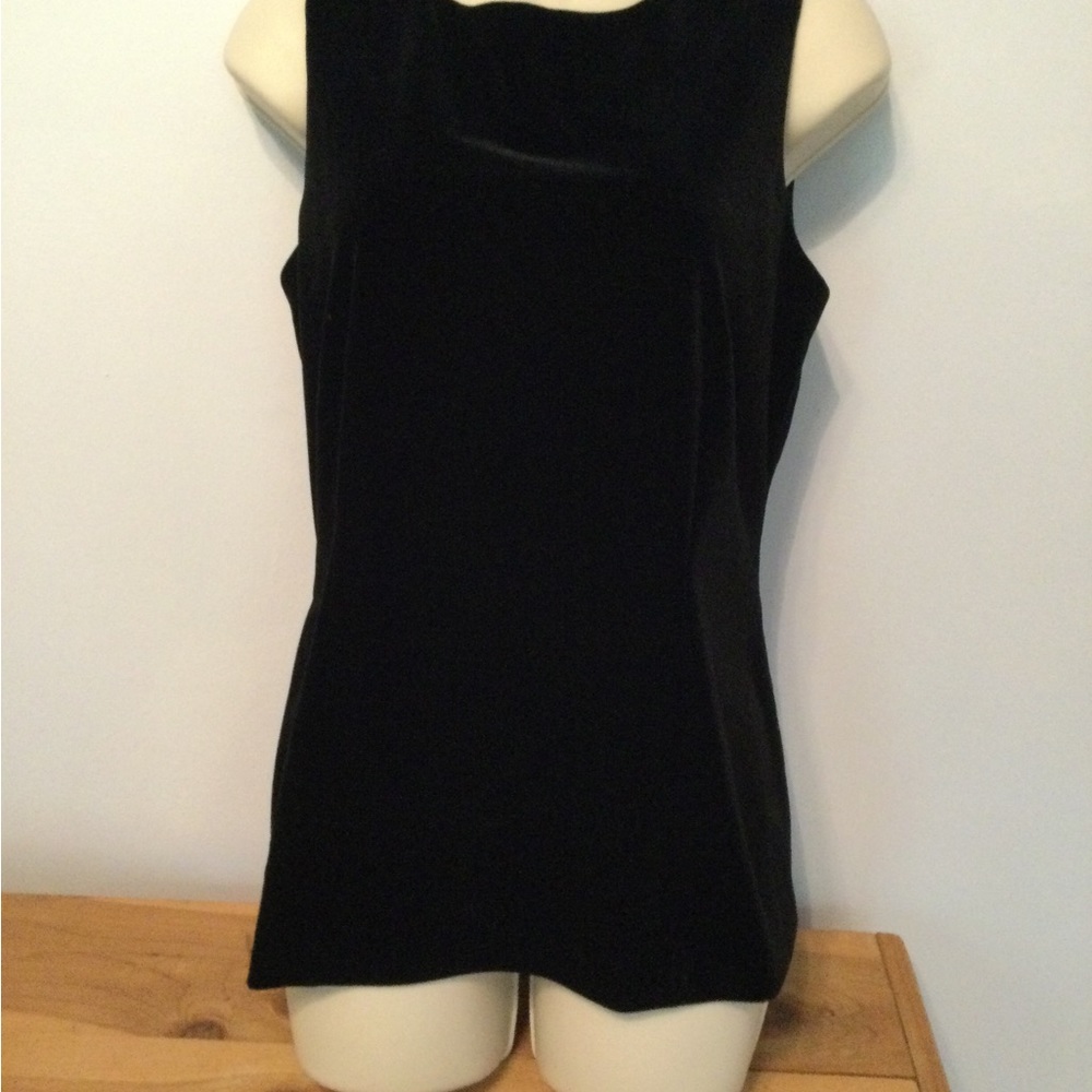 YL sleeveless velour top